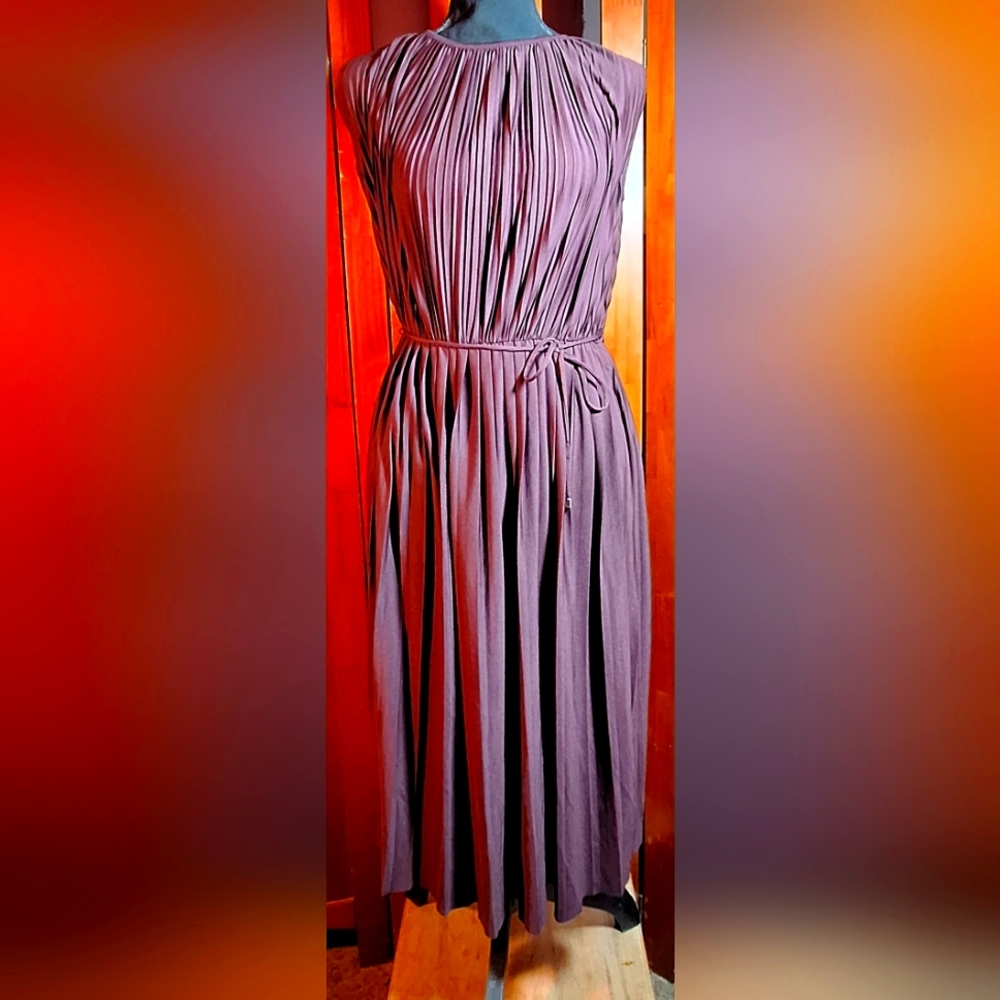 H&M Sleeveless Midi Dress with Pleats